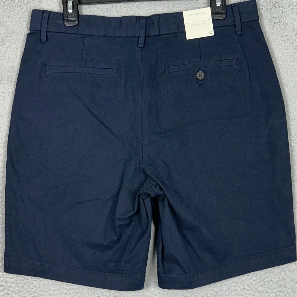 NEW Banana Republic Shorts Mens 32 Lived-In Navy Blue Chino Stretch Flat Front